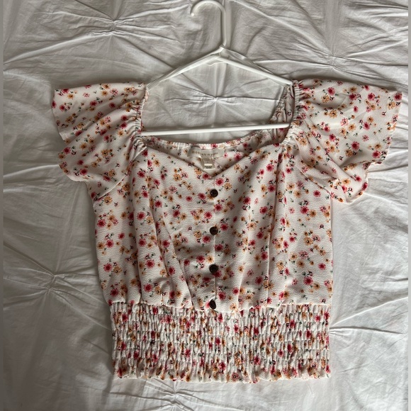 Floral Button-up Short Sleeve Blouse - Picture 4 of 6